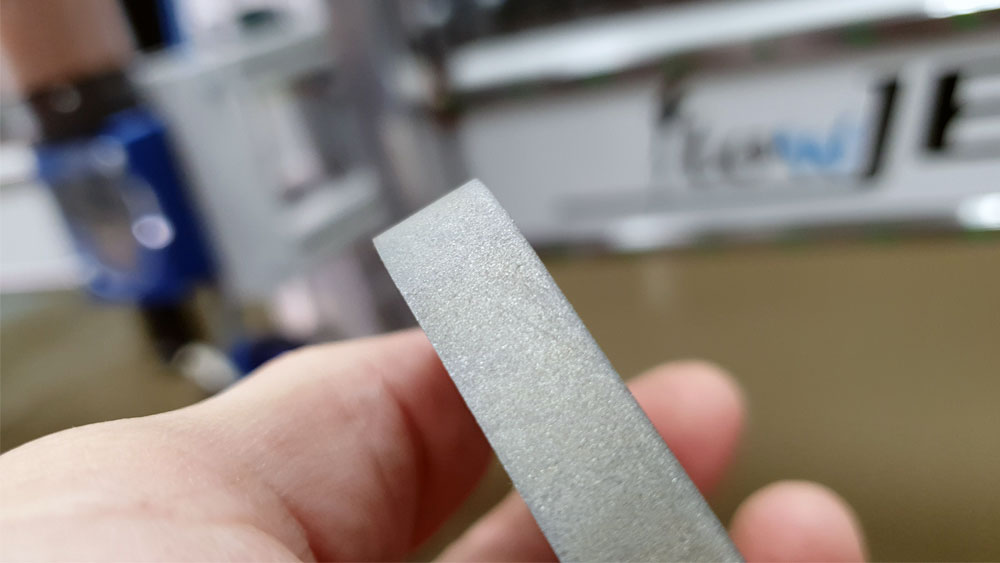 Gratfreies schneiden von Stahl mit Wasserstrahlschneidanlage