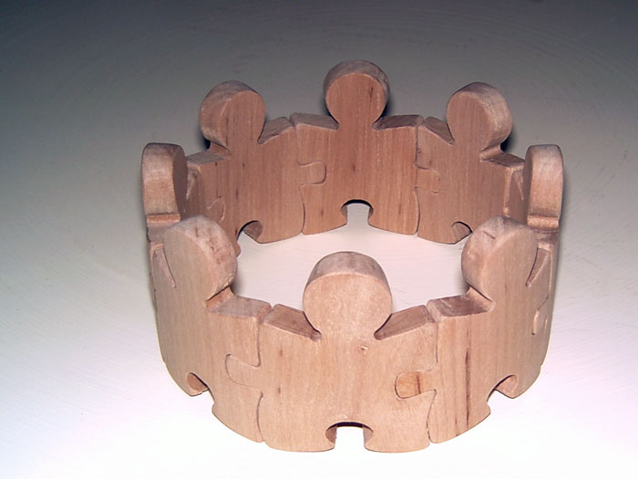 Holzkrone aus Puzzleteilen