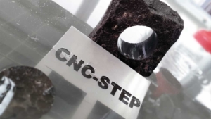 Naturstein 60mm geschnitten mit Wasserstahlschneideanlage HPC