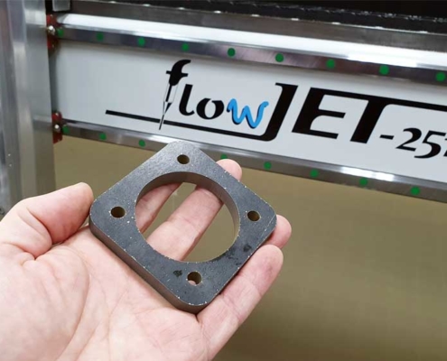 Stahl 8 mm geschnitten mit flowJET Wasserstrahlschneidanlage