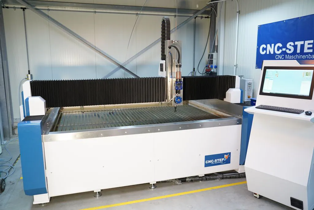 Wasserstrahlschneidanlage CNC Step für Schweiz