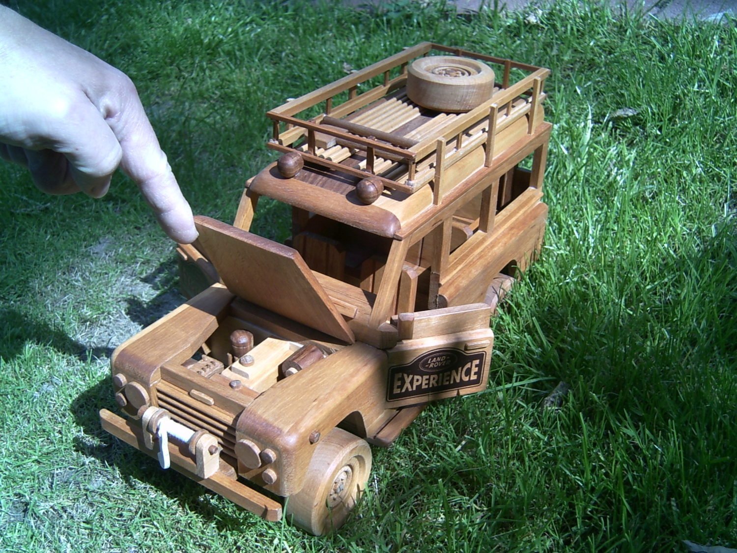 Holzmodell Geländewagen Jeep Holzspielzeug