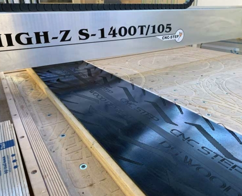 Lasergravieren von Vollgummi für die Räder