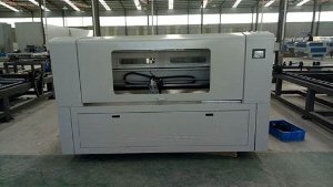 Laserschneidmaschine 3000x1500 mm 280 watt yongli