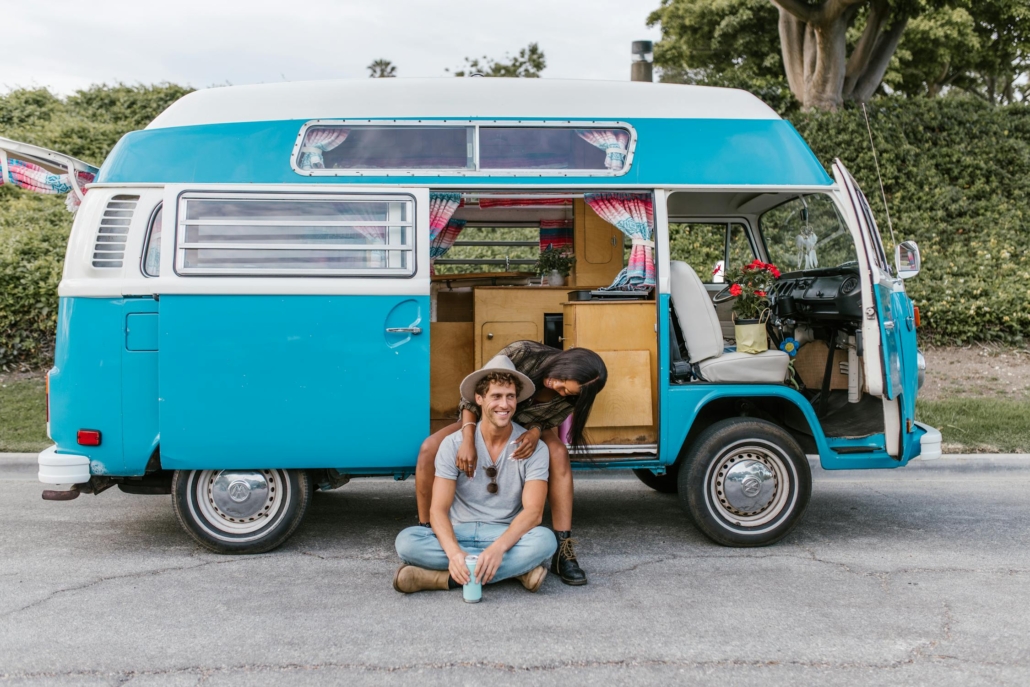 Möbelbau - Retro-Camper mit individuell gefrästem Innenausbau aus Holz durch CNC-Maschine