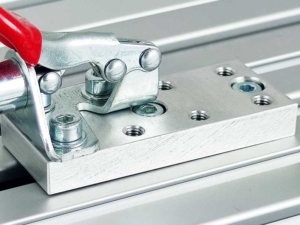 Montageplatte für kleinen Kniehebelspanner und Schubstangenspanner