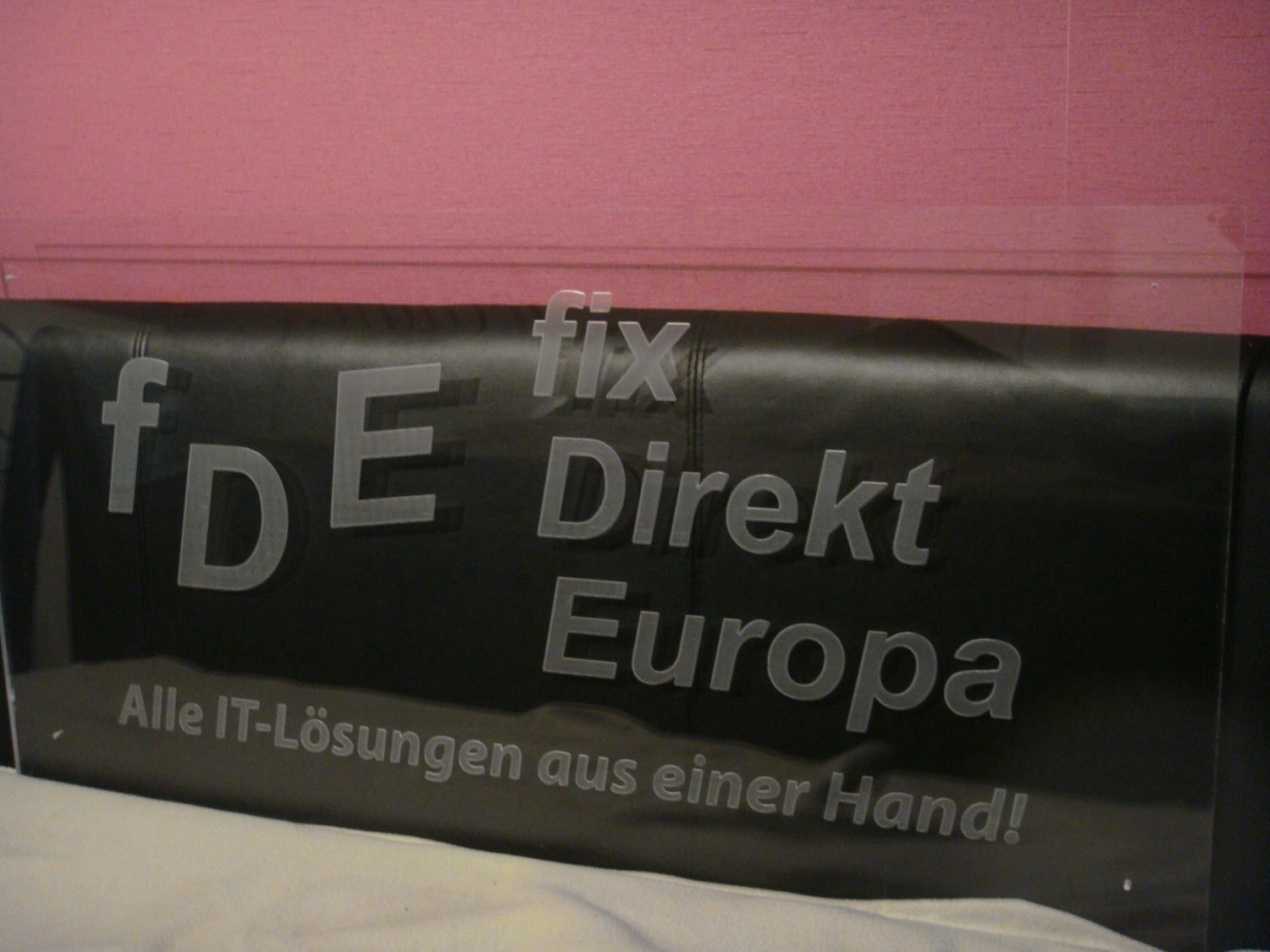 Werbeschild aus Plexiglas